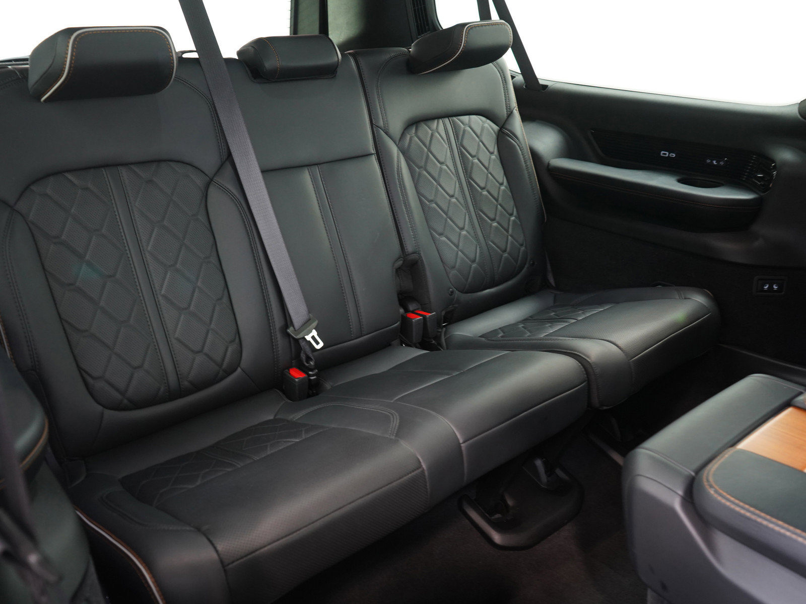 Used 2024 Jeep Grand Wagoneer L Series III image 18