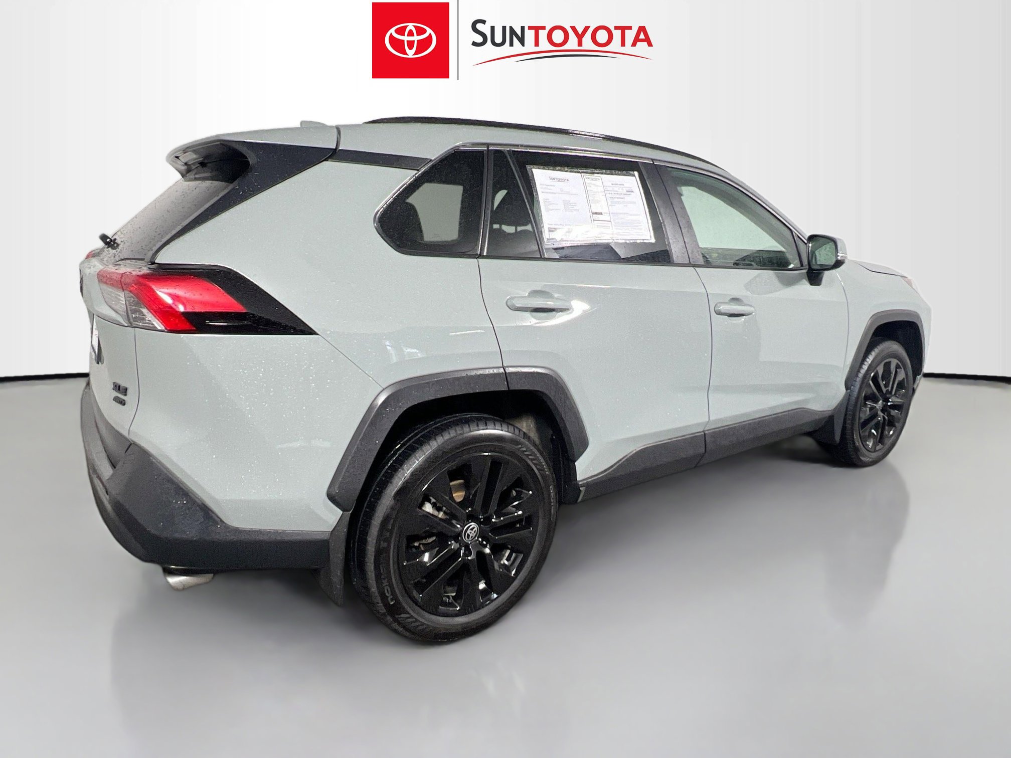 Used 2023 Toyota RAV4 XLE Premium AWD/4WD image 4