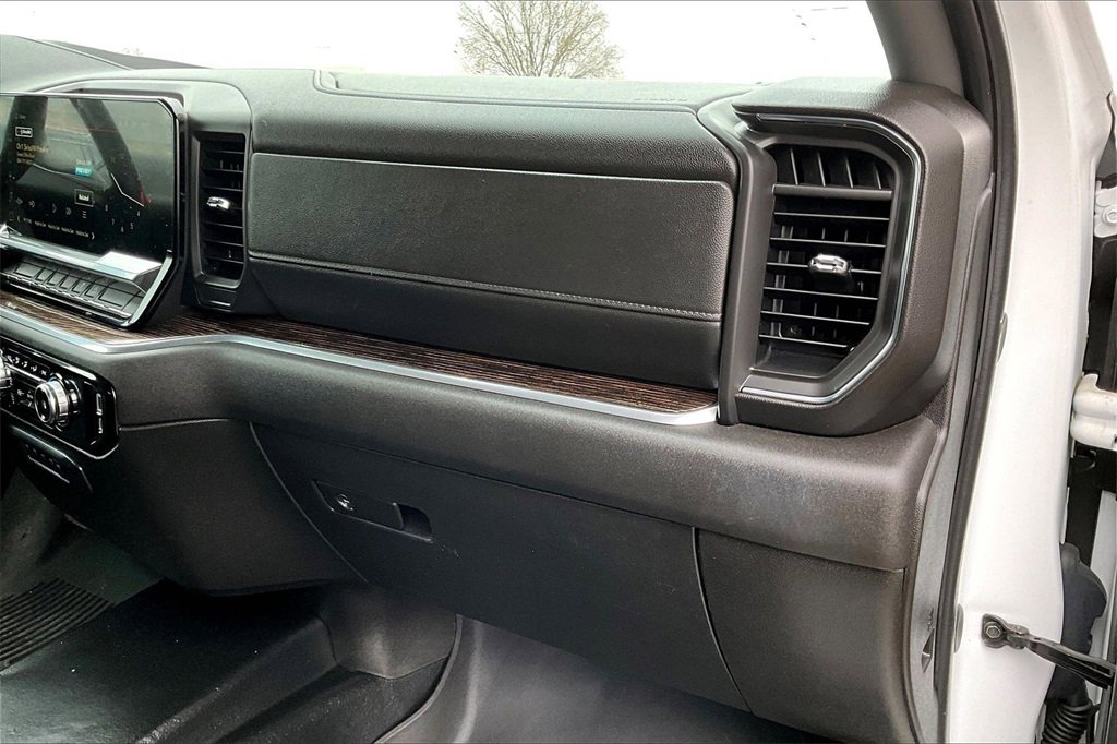 Used 2024 GMC Sierra 3500 SLE w/ SLE Convenience Package image 13