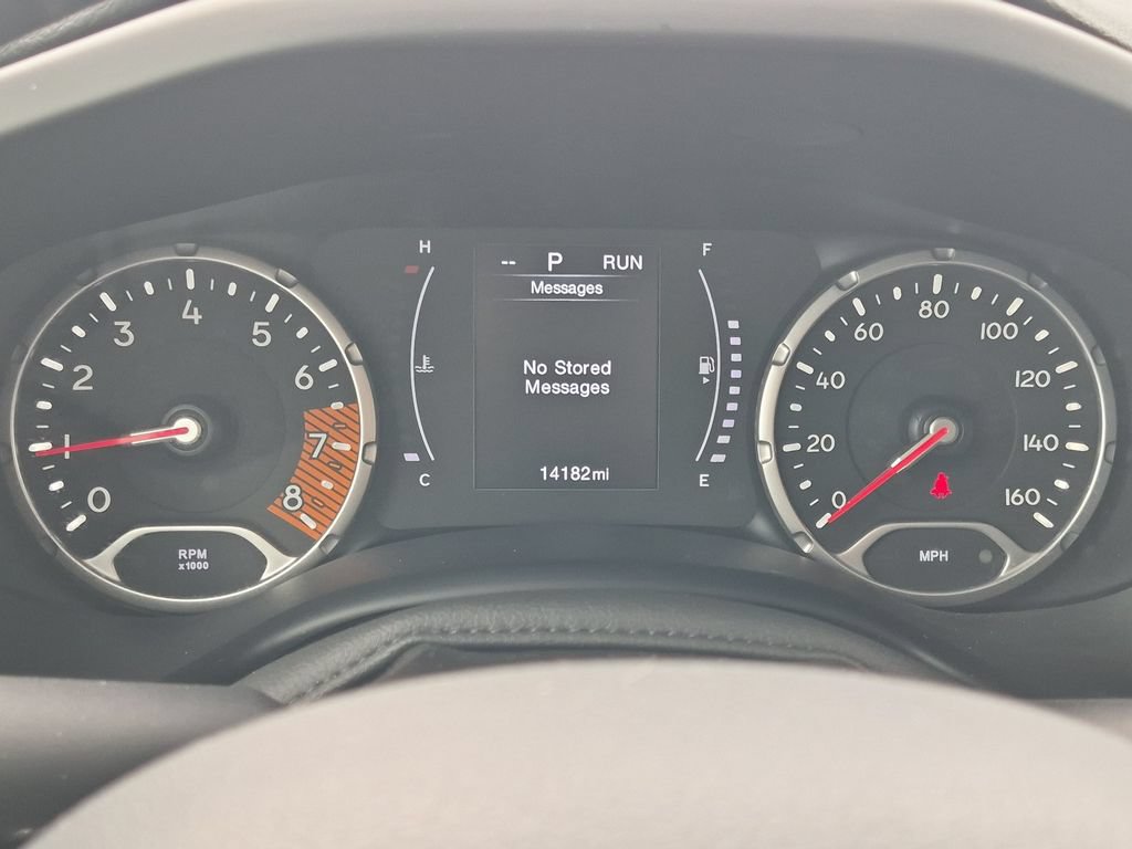 Used 2023 Jeep Renegade Latitude w/ Premium Group AWD/4WD image 11