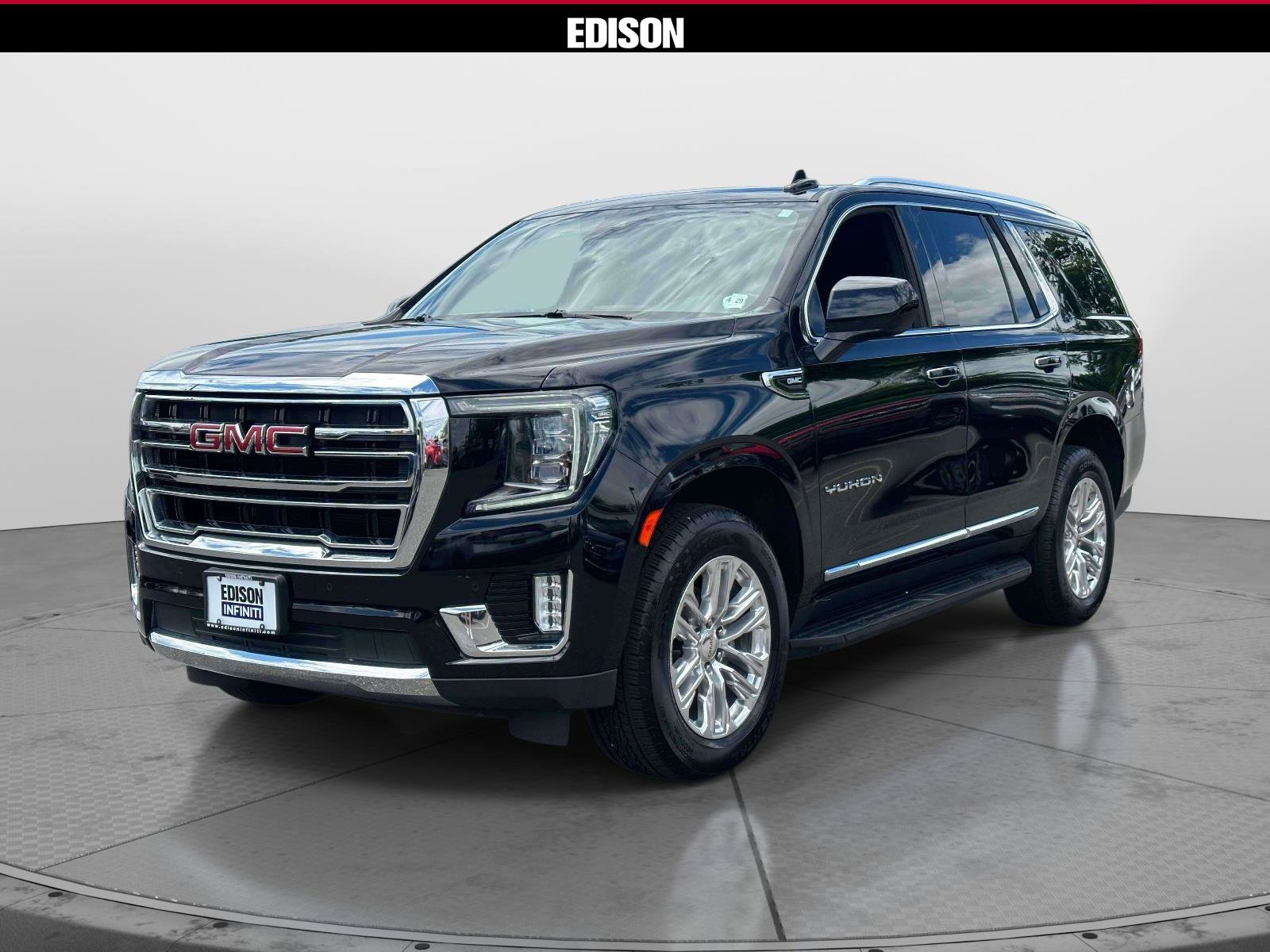 Used 2024 GMC Yukon SLT AWD/4WD image 2