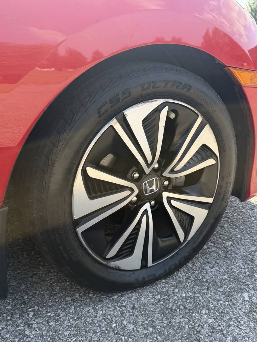Used 2018 Honda Civic EX-L image 16