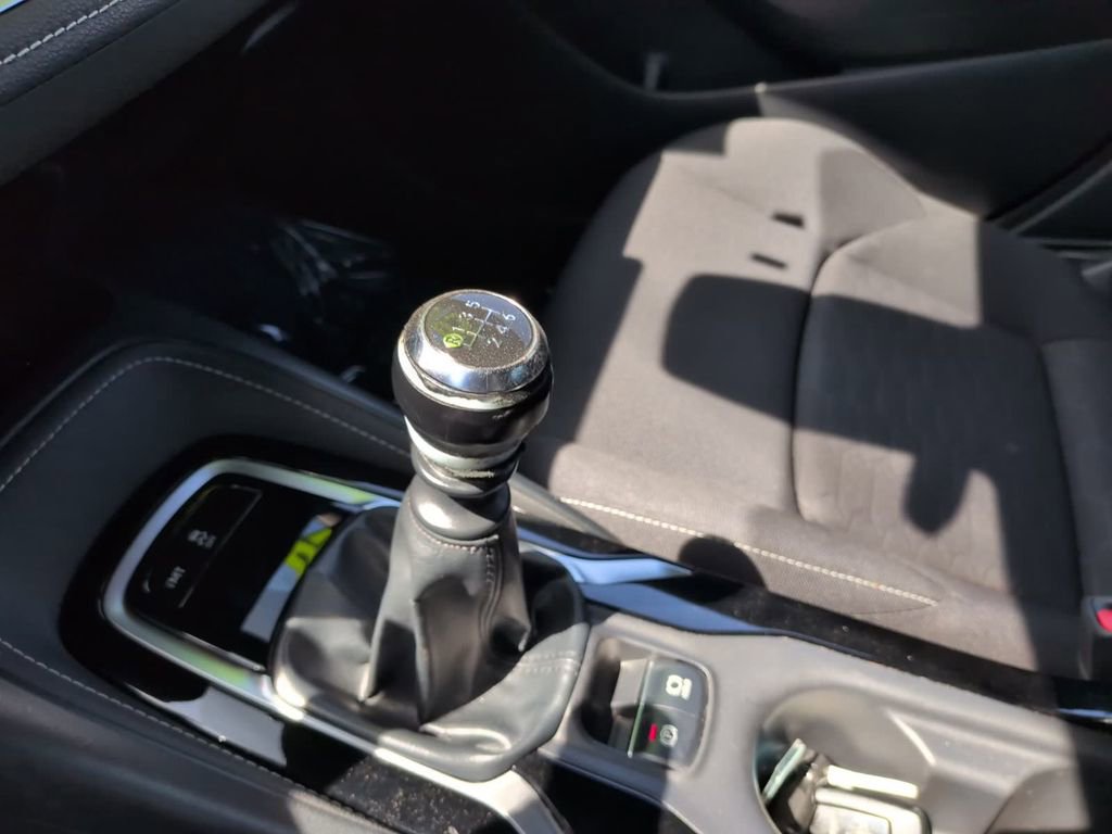 Used 2020 Toyota Corolla SE FWD image 25