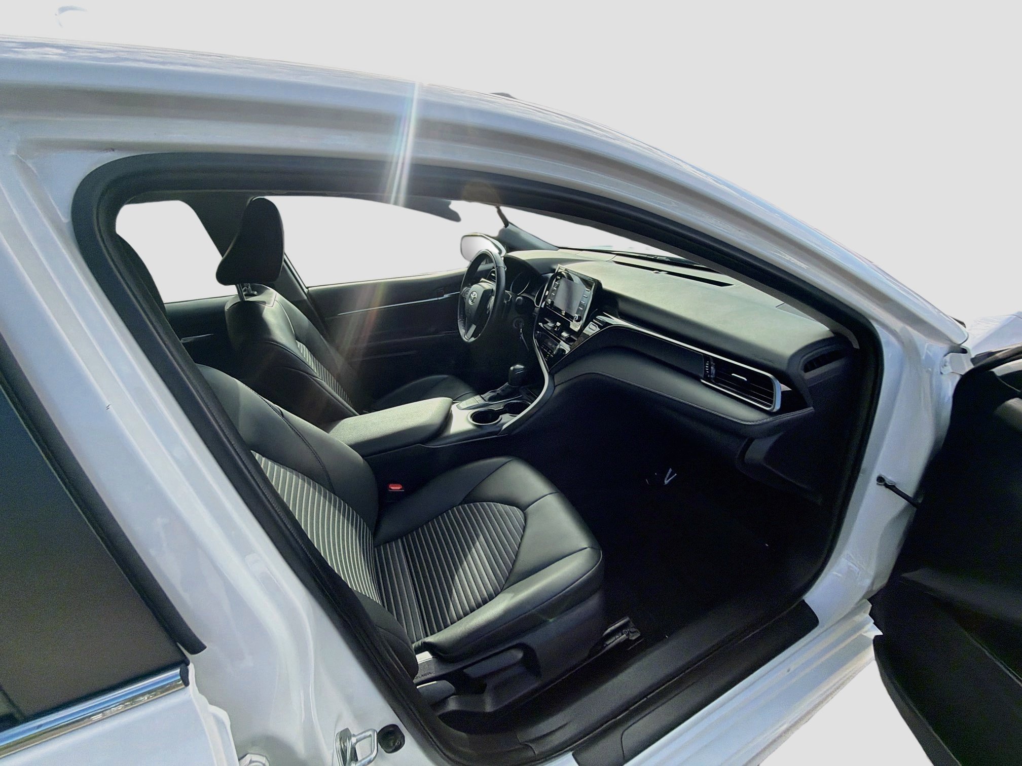Used 2023 Toyota Camry SE FWD image 30