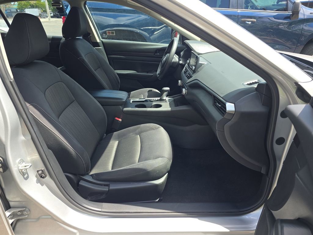Used 2024 Nissan Altima 2.5 S image 17