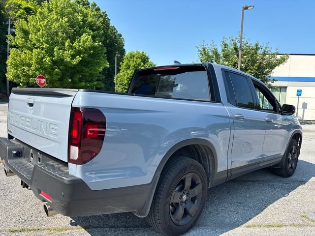 Used 2024 Honda Ridgeline Black Edition image 3