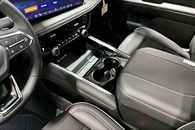 New 2026 Chevrolet Suburban Premier image 8