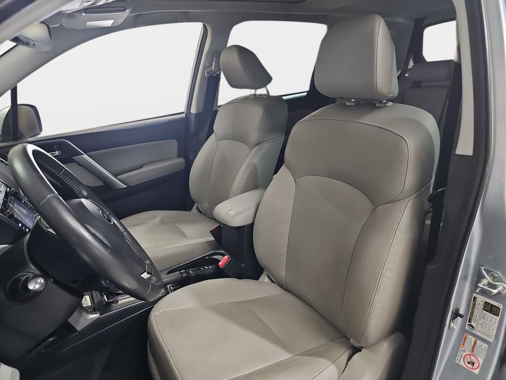 Used 2016 Subaru Forester 2.5i Touring w/ Eyesight & Navigation System AWD/4WD image 18
