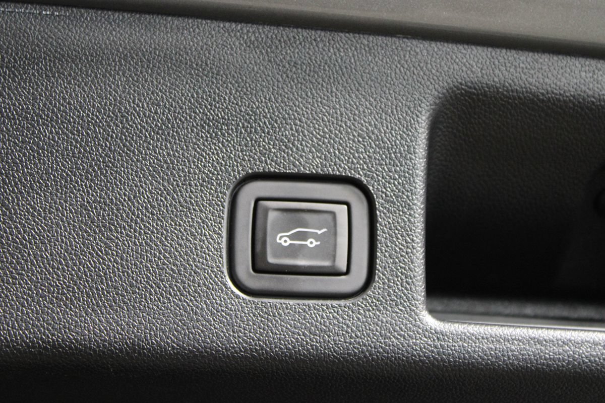 Used 2024 Chevrolet Equinox EV RS FWD image 22
