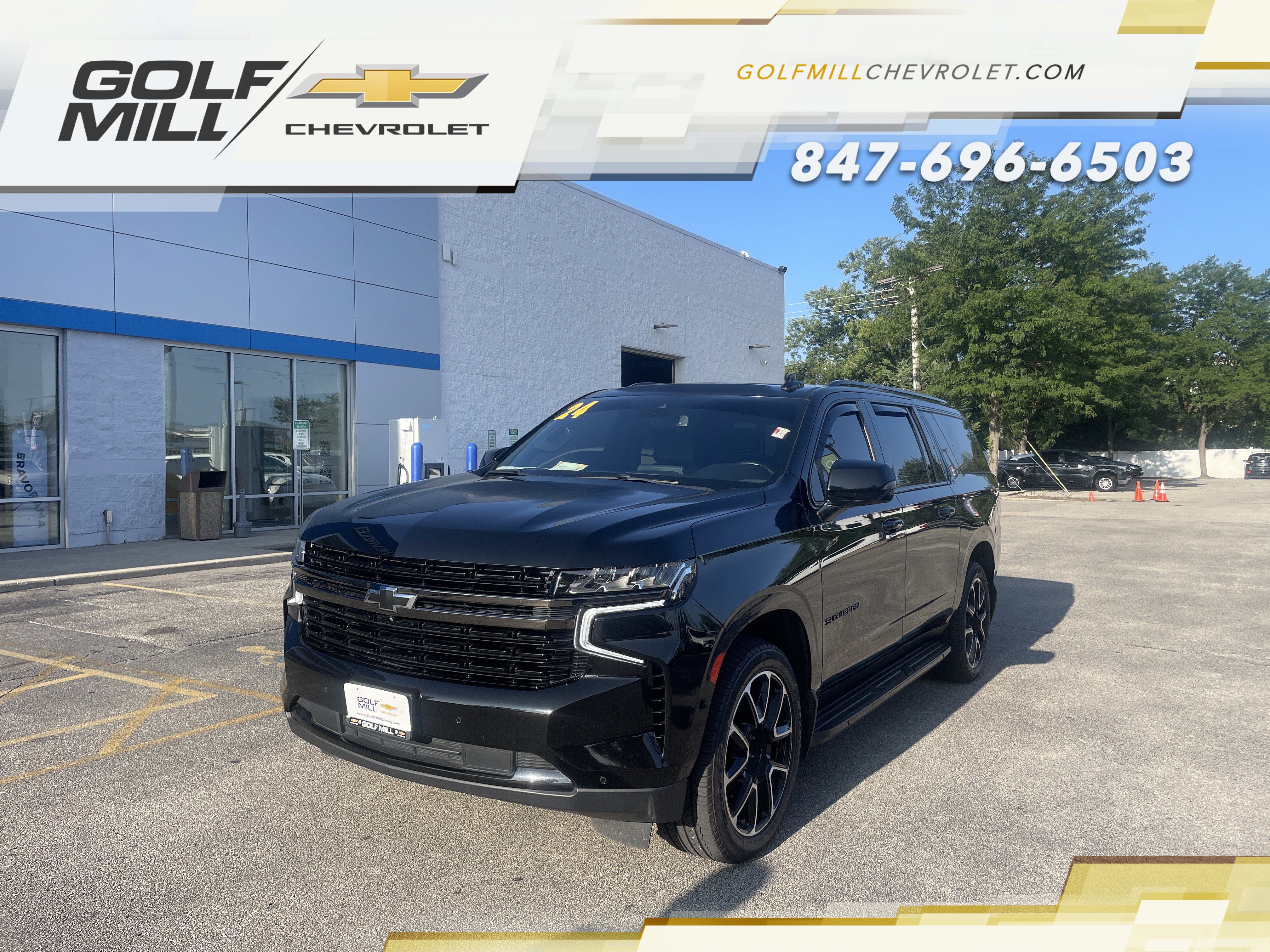 Used 2024 Chevrolet Suburban RST w/ Luxury Package AWD/4WD image 1