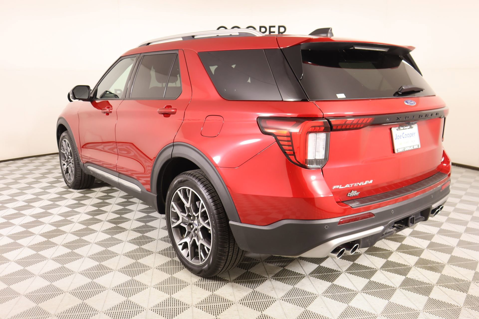 Used 2025 Ford Explorer Platinum w/ Ultimate Package image 25