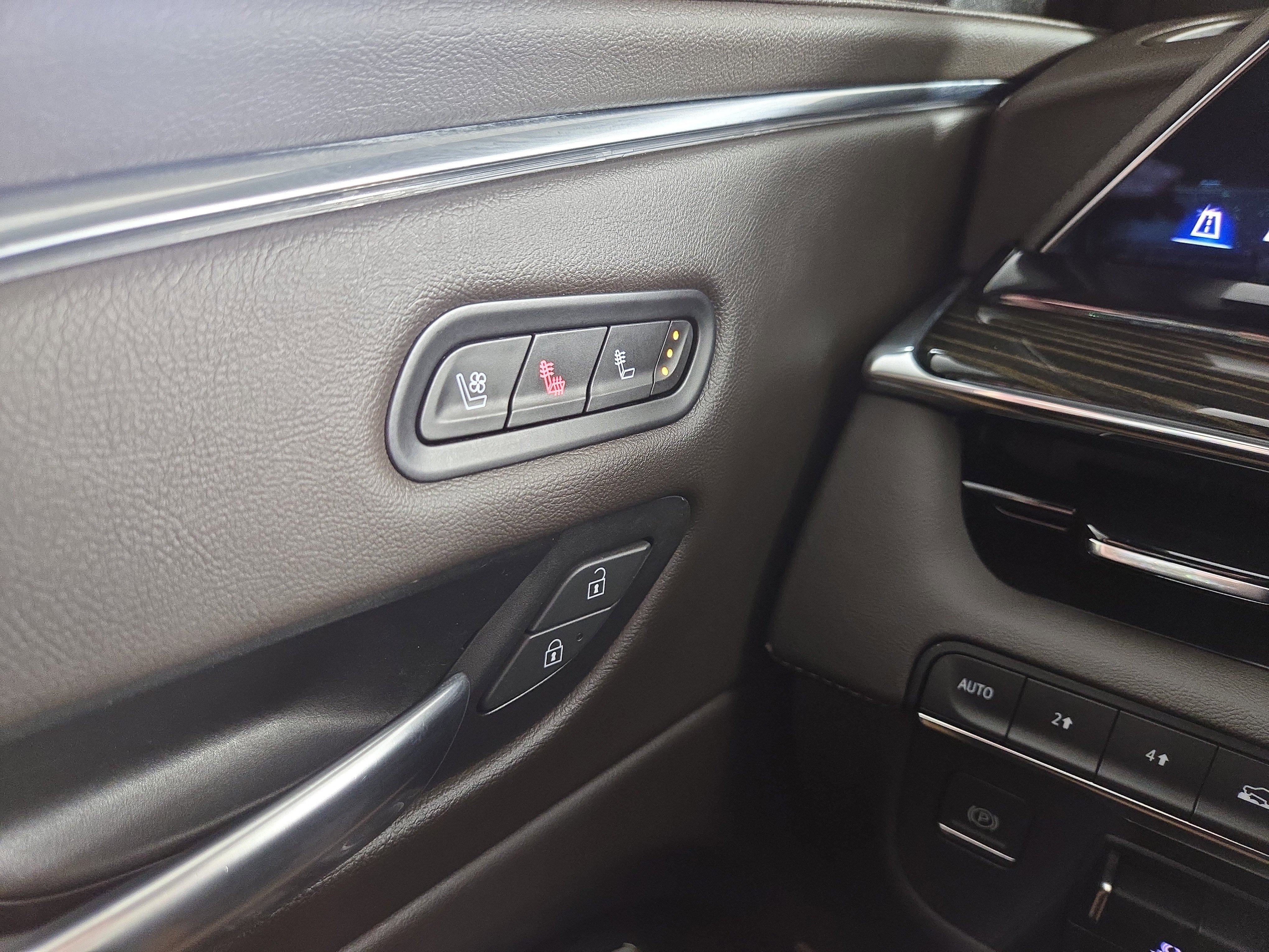 Certified 2022 Cadillac Escalade Sport w/ Touring Package image 32