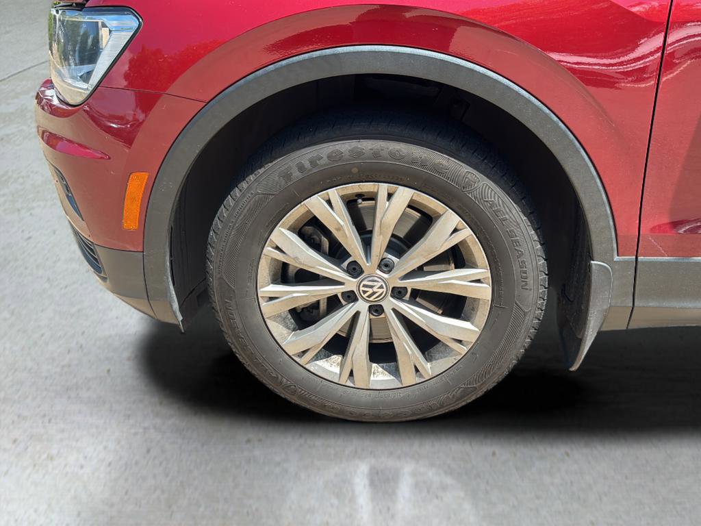 Used 2018 Volkswagen Tiguan SE AWD/4WD image 12