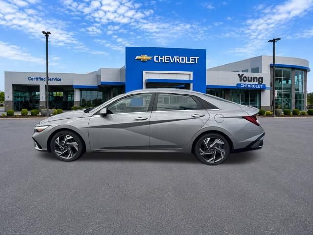 Used 2024 Hyundai Elantra Limited FWD image 4