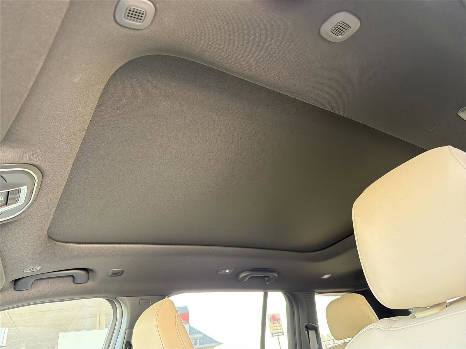 New 2025 Jeep Grand Cherokee Limited w/ Black Appearance Package image 31