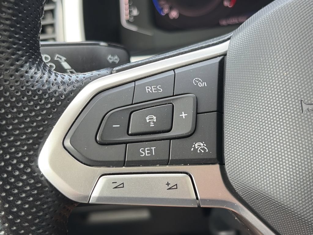 Used 2023 Volkswagen Atlas SEL Premium AWD/4WD image 24