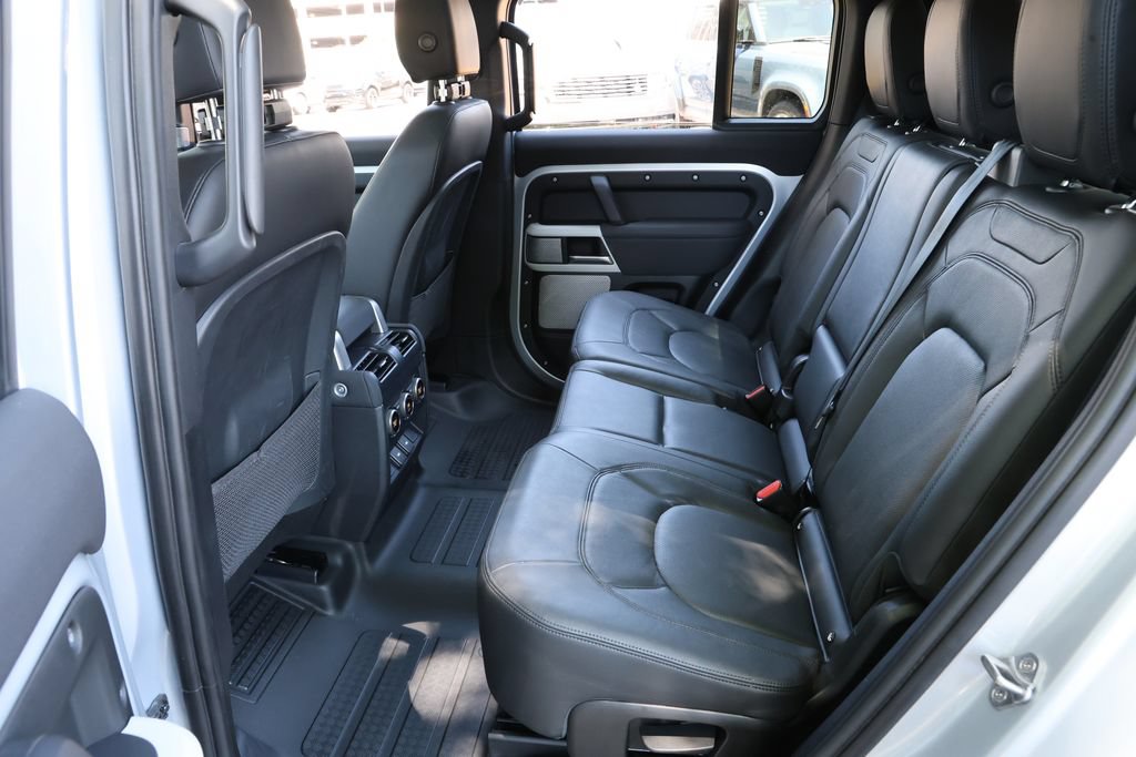 Certified 2023 Land Rover Defender 130 SE AWD/4WD image 18