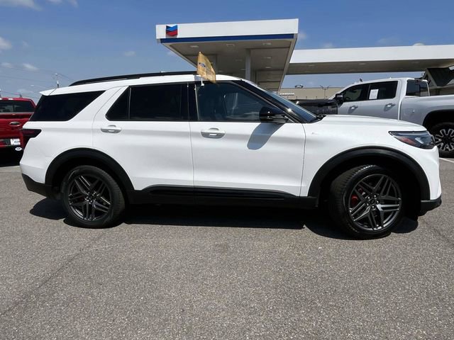 Certified 2025 Ford Explorer ST-Line w/ Premium Package image 3