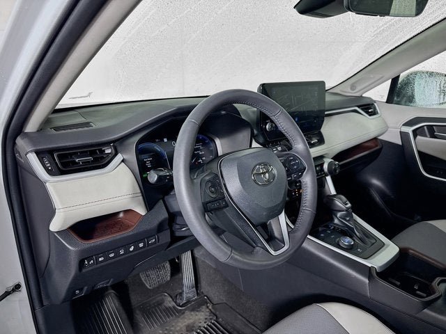 Used 2023 Toyota RAV4 Limited AWD/4WD image 9