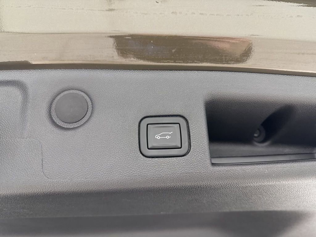 Used 2023 Chevrolet Equinox LT image 12