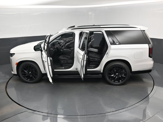 Used 2023 Cadillac Escalade Sport Platinum w/ LPO, ONYX Package AWD/4WD image 17