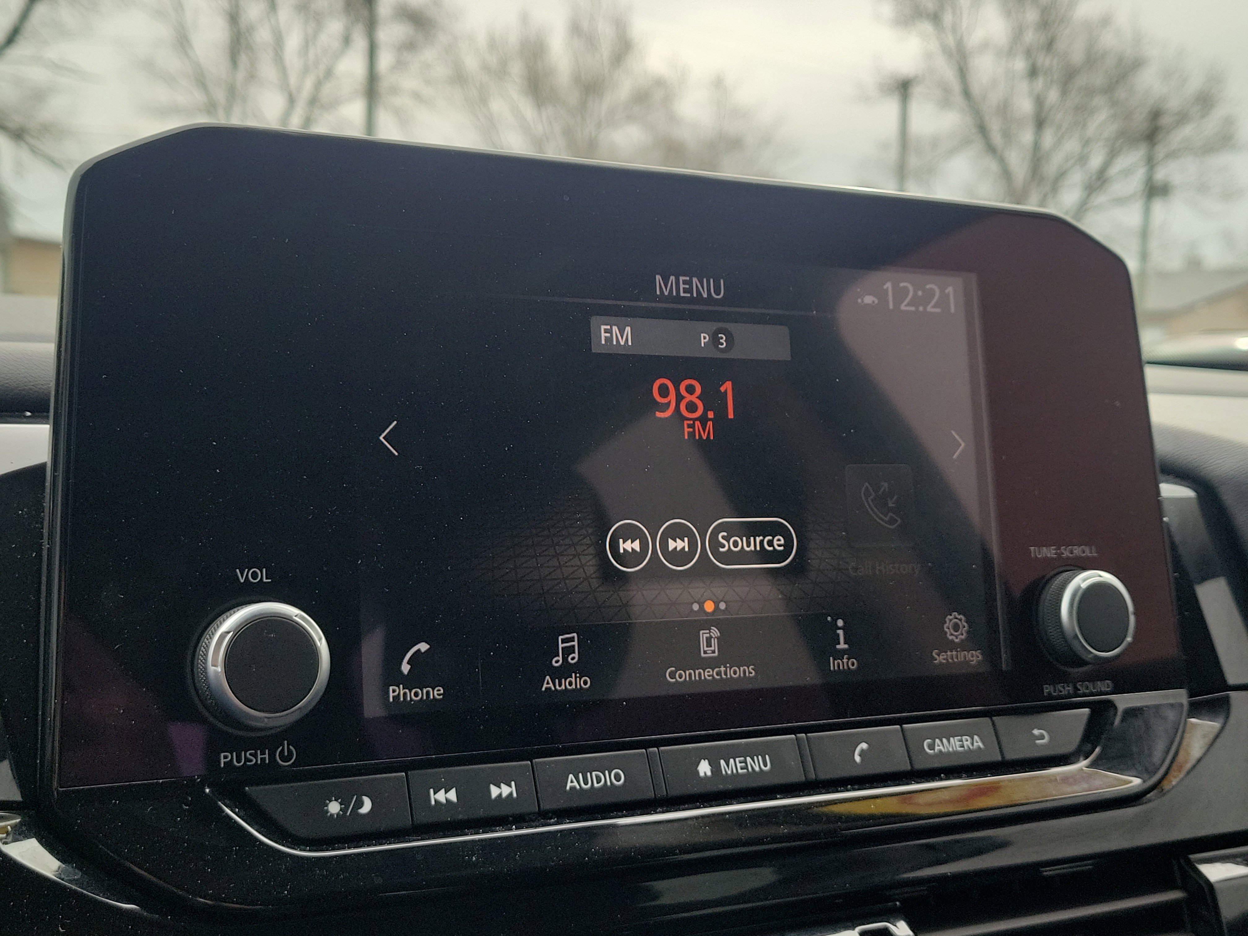 Used 2024 Nissan Pathfinder SV image 23