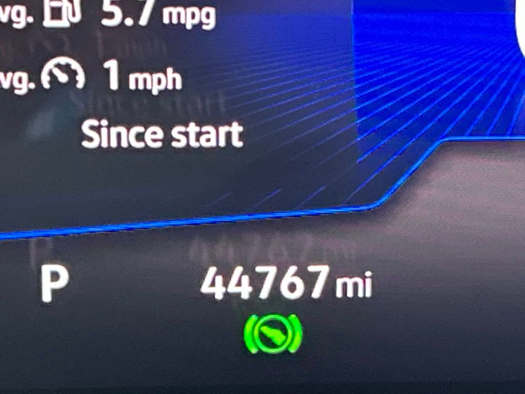 Used 2023 Volkswagen Taos SE w/ Panoramic Sunroof Package image 17