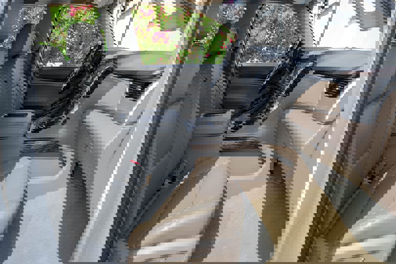 Used 2018 GMC Yukon SLT w/ Open Road Package image 31