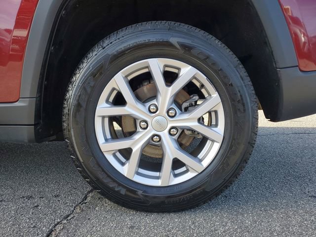 Certified 2022 Jeep Grand Cherokee Limited w/ Luxury Tech Group II image 14