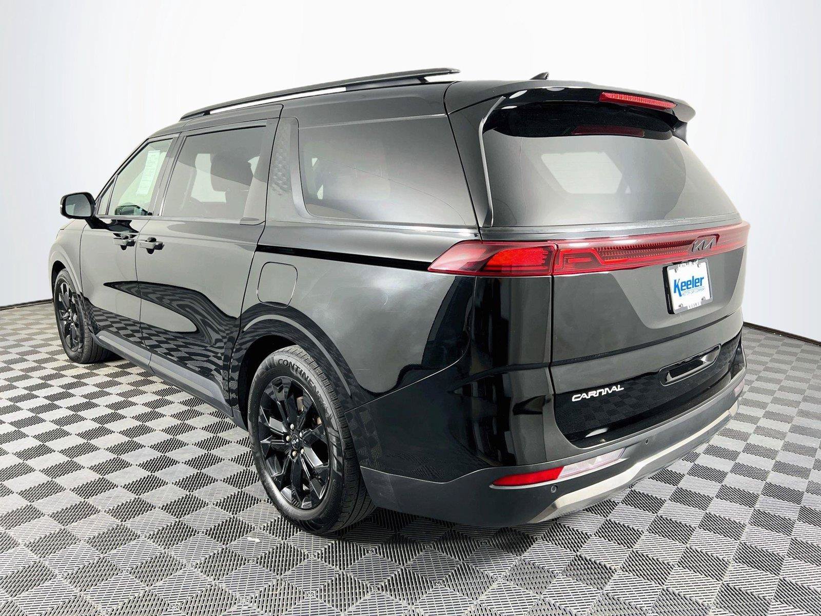 Used 2024 Kia Carnival SX Prestige FWD image 4