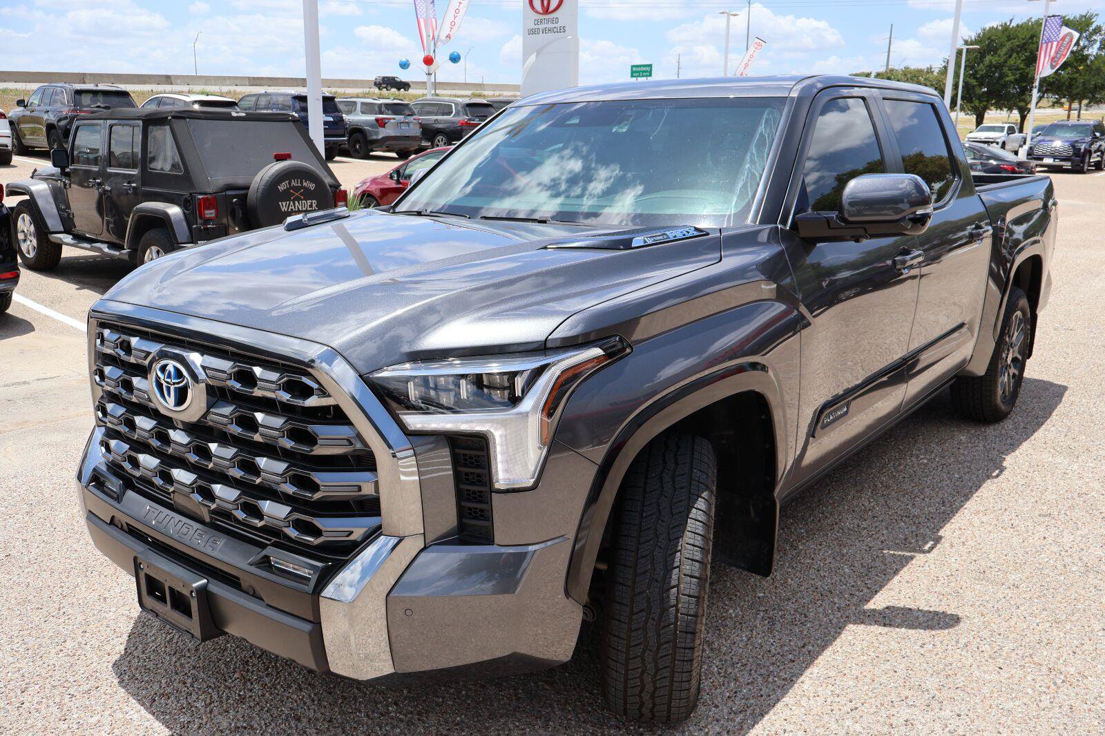 Used 2024 Toyota Tundra Platinum AWD/4WD image 7