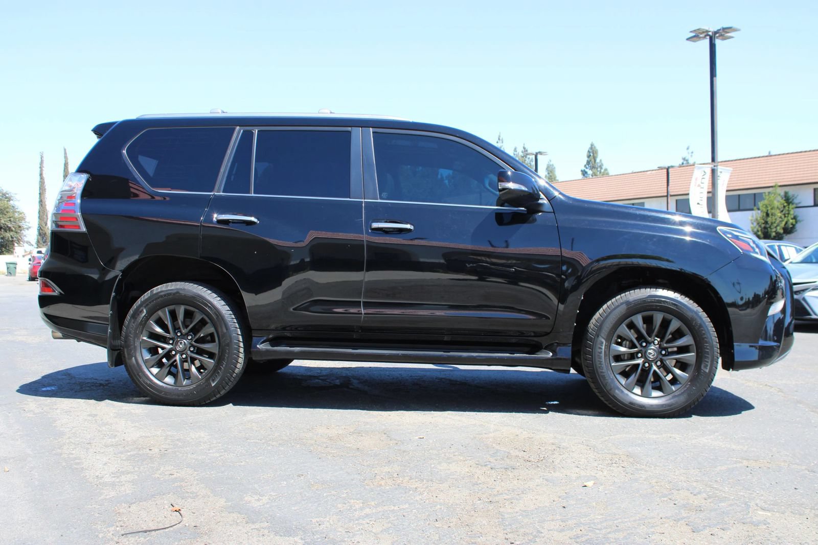 Used 2020 Lexus GX 460 Premium w/ Premium Package AWD/4WD image 43