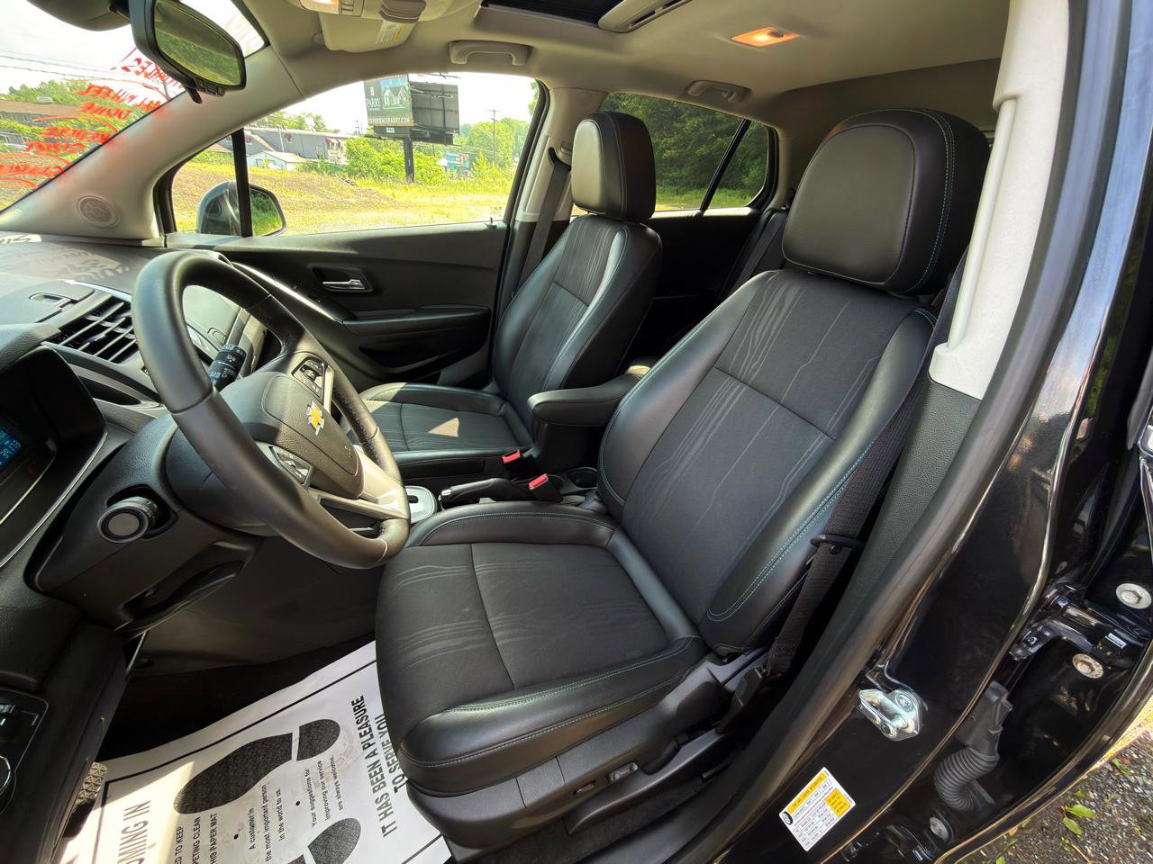 Used 2016 Chevrolet Trax LT w/ LT Sun and Sound Package AWD/4WD image 19