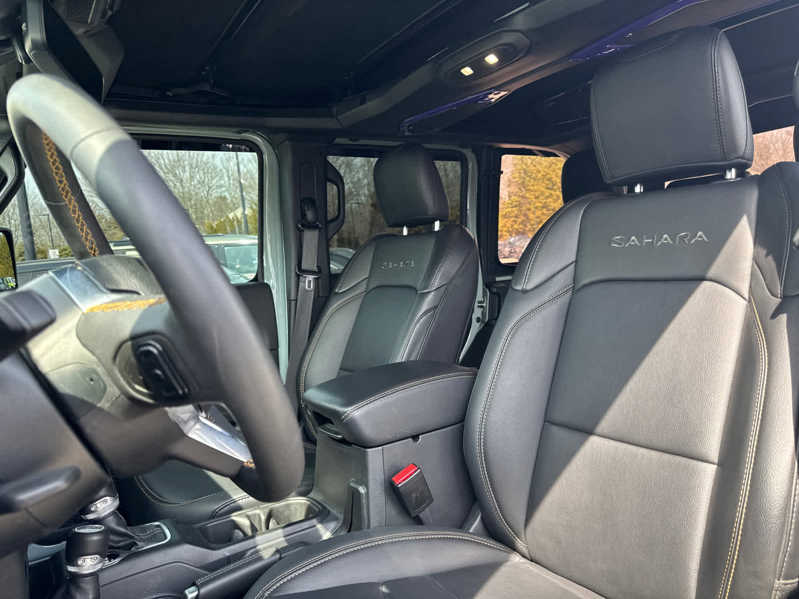 Used 2024 Jeep Wrangler Sahara w/ Technology Group image 13