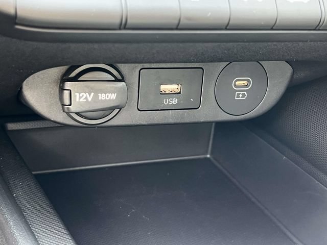 Certified 2024 Hyundai Elantra SEL FWD image 28