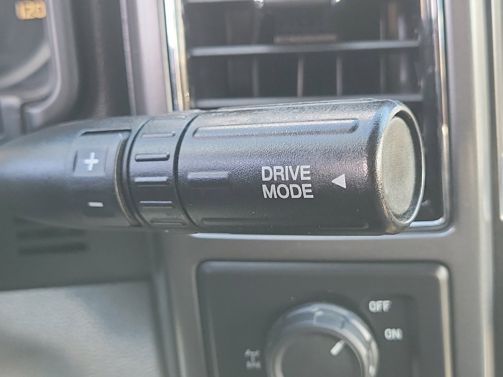Used 2018 Ford F150 XLT w/ Equipment Group 302A Luxury RWD image 12