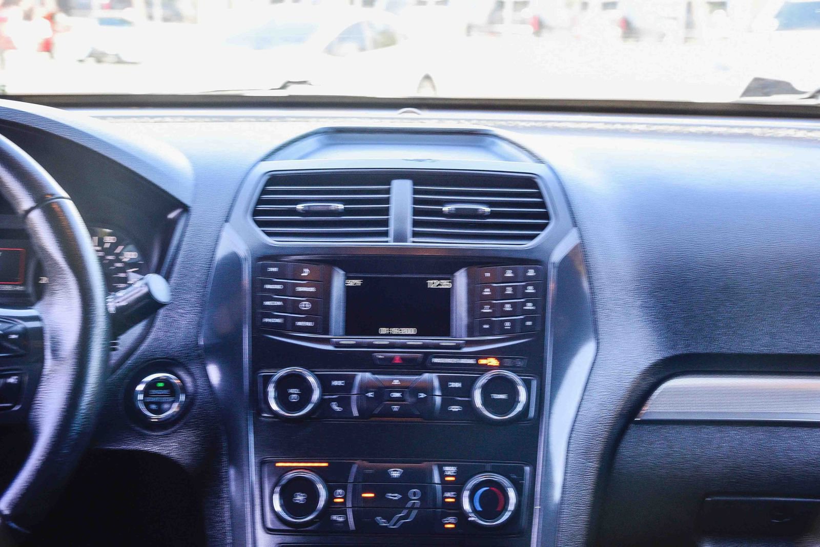 Used 2018 Ford Explorer XLT image 16