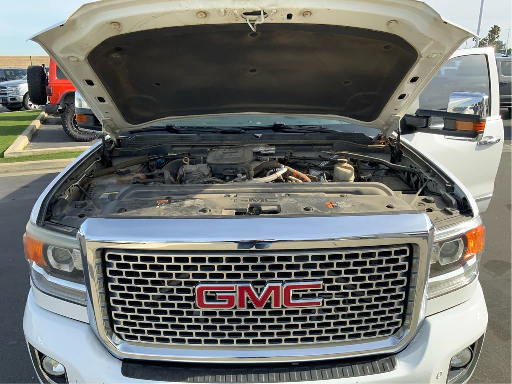 Used 2015 GMC Sierra 3500 Denali w/ Duramax Plus Package AWD/4WD image 11