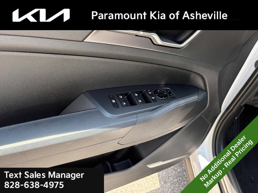 New 2026 Kia Sportage LX AWD/4WD image 24