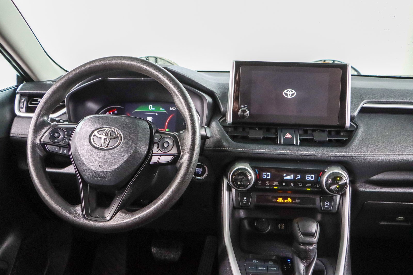 Used 2024 Toyota RAV4 XLE FWD image 17