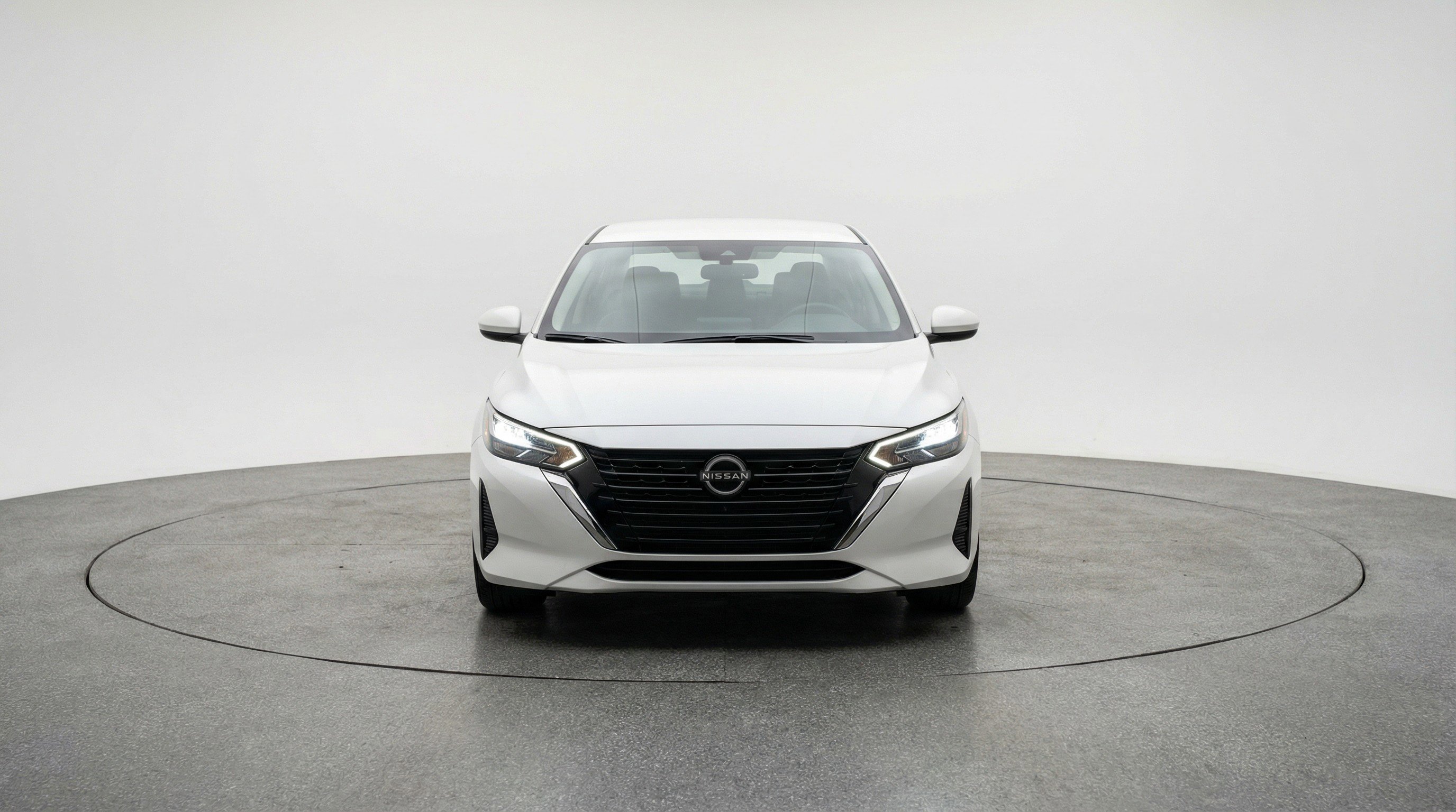 Used 2025 Nissan Sentra SV image 2