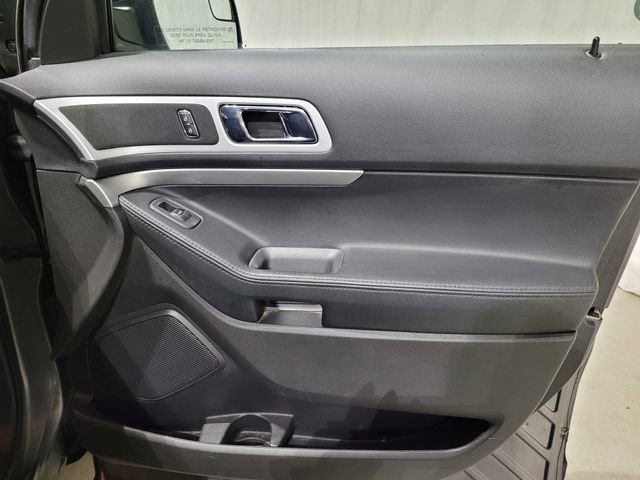 Used 2014 Ford Explorer XLT w/ Equipment Group 202A image 50