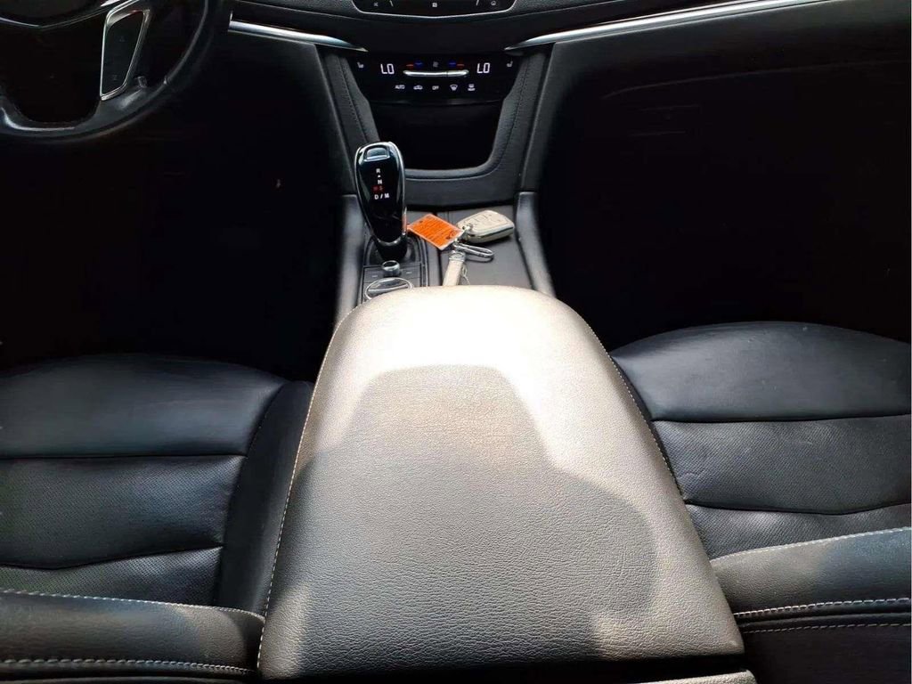Used 2020 Cadillac XT5 Premium Luxury FWD image 11