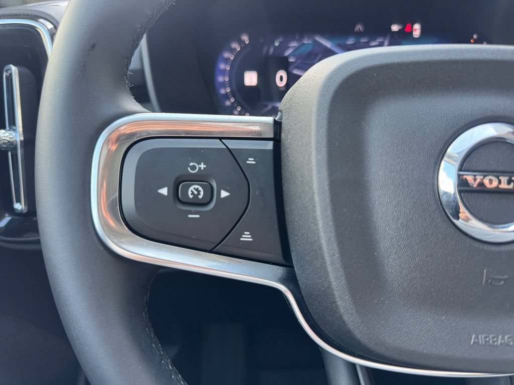 Used 2026 Volvo XC40 B5 Plus AWD/4WD image 15
