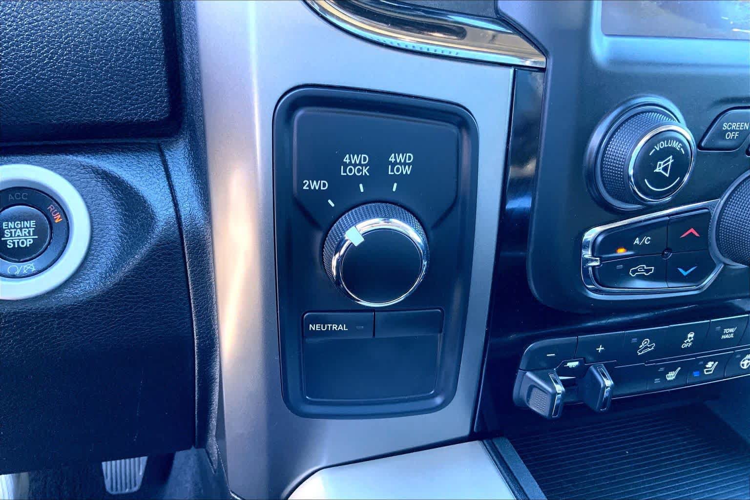 Used 2018 RAM 2500 Laramie w/ Sport Appearance Group AWD/4WD image 32