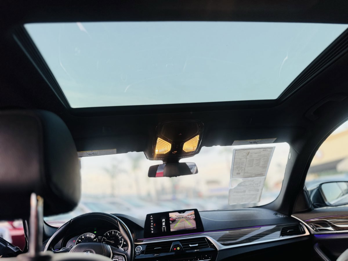 Used 2018 BMW 530i w/ Premium Package image 35