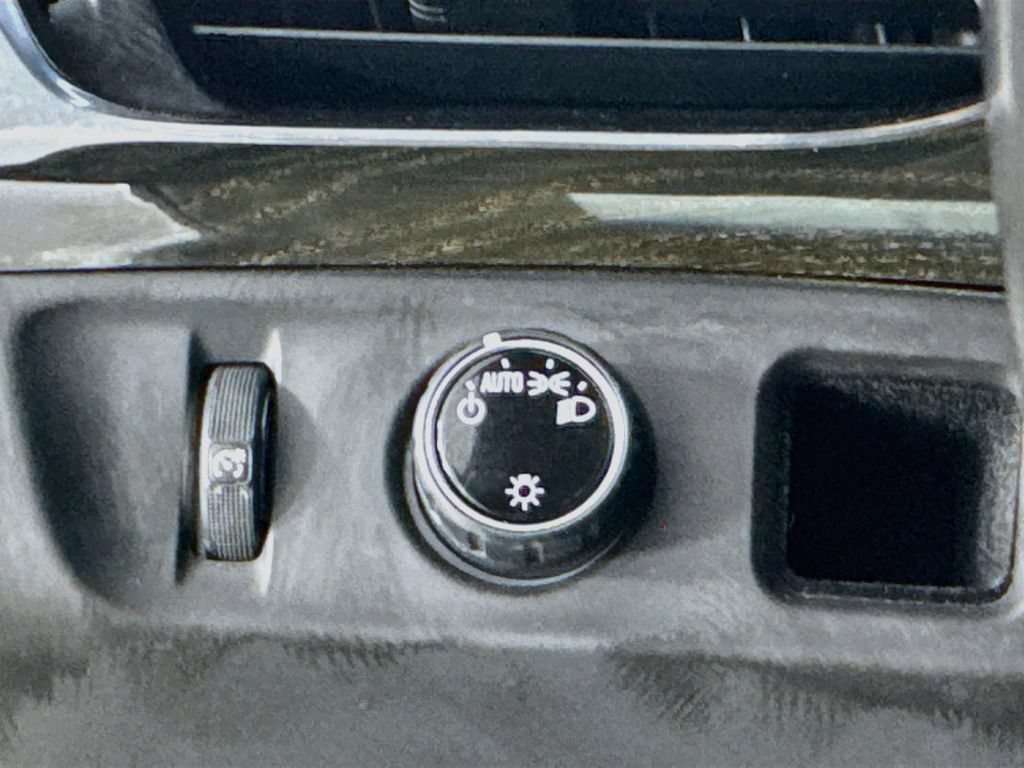 Used 2016 Cadillac Escalade ESV Platinum RWD image 15