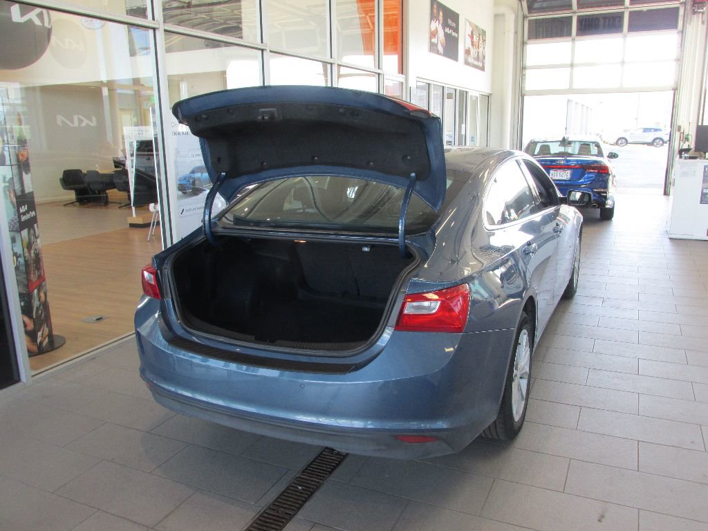 Used 2024 Chevrolet Malibu LT image 30