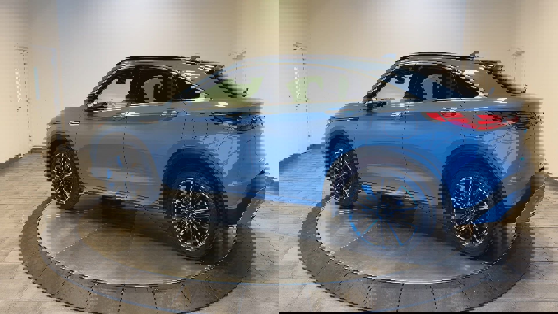 Certified 2025 INFINITI QX55 Luxe w/ Cargo Package image 6