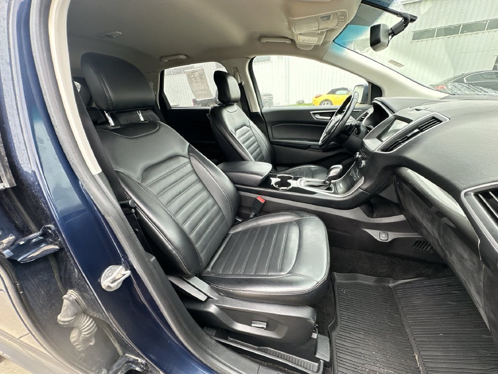 Used 2017 Ford Edge SEL w/ Equipment Group 201A AWD/4WD image 28